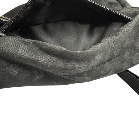 Lululemon Festival Crossbody Bag Purse.  Black. Speckled Camo Pattern Adjustable - Picture 9 of 10
